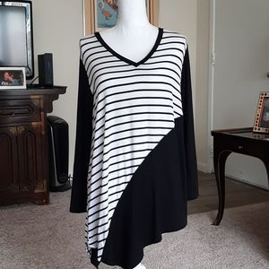 Comfy USA long sleeved black and white top